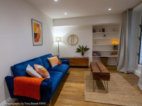 Central seaside home with free parking